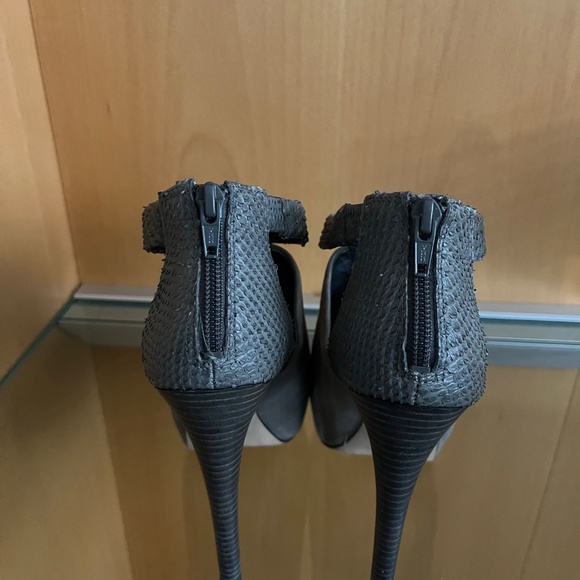 Jessica Simpson 5” heel shoe booties - Picture 4 of 4